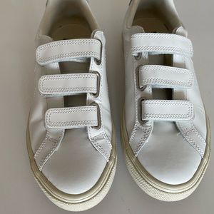 Women’s US 5 Veja Sneakers